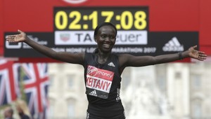 Na maratóne v Londýne padol svetový rekord!