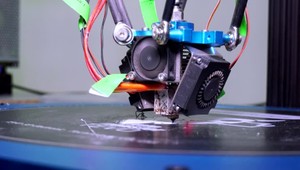 Sociálna sieť bude blokovať informácie o výrobe zbraní na 3D tlačiarniach