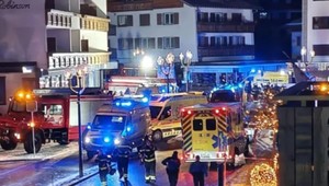 Z luxusného lyžiarskeho strediska hlásia desiatky mŕtvych