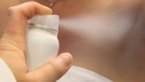 Hygienici varujú pred nebezpečnou kozmetikou. Tieto spreje nekupujte