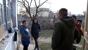 Počas sviatkov sa rodina bála o holý život. Do ich domu vtrhol muž s mačetou