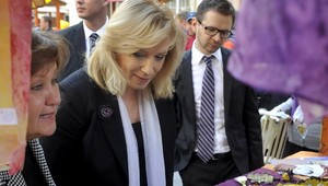 FOTO: Radičová kupovala darčeky. Na Chrena sa vykašľala