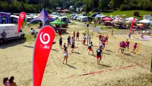 Plážový zážitok na Domaši. Krásne dievčatá uchvátia oči návštevníkov