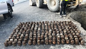 Prekvapivý nález. Pri výkopových prácach objavili stovky mín z 2. svetovej vojny