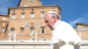 Vatikán spúšťa nové kurzy pre exorcistov. Podľa jedného z nich sú potrební