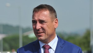 Pätica poslancov zo Siete odišla zo strany, chcú prejsť do Mostu-Híd