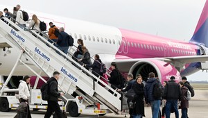 Ranný let z Košíc do Bratislavy meškal pre zrážku s vtákom tri a pol hodiny