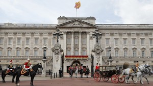 Upratovať kráľovnej Alžbete II. za 1800 eur mesačne? Nie je problém, stačí prejsť TÝMTO testom!