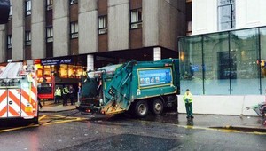 Smetiarske auto vletelo medzi ľudí, šesť mŕtvych