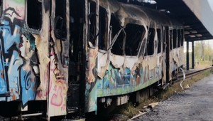 Vagóny budú po požiari v Novom Meste skúmať technici. Hľadajú príčinu