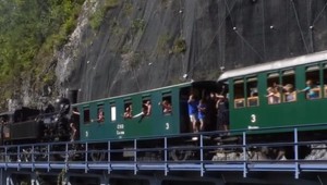 Slovensko sa pýši unikátnou zubačkou. Prázdniny ukončila jazdou do školy