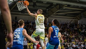 Po prvých semifinálových zápasoch SBL vo vedení Levice a Inter