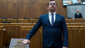 Poslanec KDH mal nehodu, po zrážke mu namerali alkohol. Strana reaguje