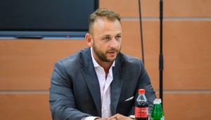 Po smrštiach na východe štát reagoval okamžite, tvrdí minister. Peniaze podľa neho prídu rýchlo