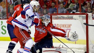 Highlighty NHL: Lundqvist zastavil Capitals, Selänne potiahol káčerov