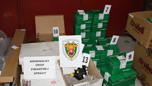 Historický zásah colníkov: V Rimavskej Sobote našli falošné autodiely za státisíce