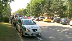 Dominik (18) nafúkal 2,5 promile. Po nehode zaspal v policajnom aute