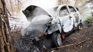 Žena (50) dostala šmyk, sama sa vyslobodila z horiaceho auta