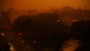 VIDEO. V Iráne vyčíňala piesočná búrka, štyria mŕtvi