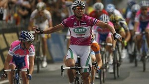 Petacchi valcuje na Giro d'Italia, vyhral už druhú etapu