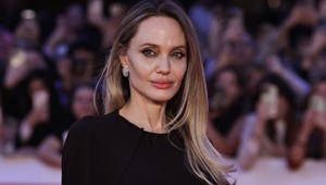 Angelina Jolie šokovala fanúšikov: Radikálne zmenený účes z nej urobil úplne inú ženu!