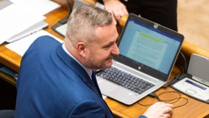 Štátny tajomník Dostál, dostál svojej povesti: 10 bodov je podľa neho málo a SaS by sa mala spojiť s mimozemšťanmi