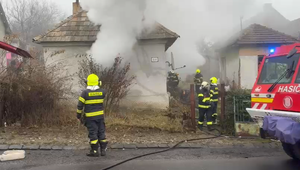 Po návrate našla dcéra dom v plameňoch, požiar pripravil o život 60-ročnú ženu