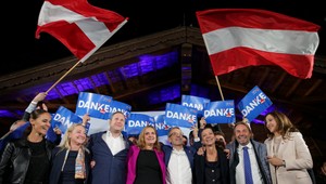Oficiálne výsledky v Rakúsku potvrdili víťazstvo krajne pravicovej strany FPÖ