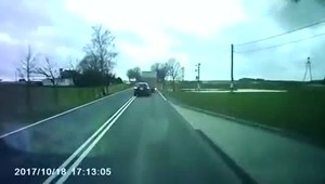 Polícia zverejnila video, v ktorom vyzýva, aby sme vysmiali tohto vodiča