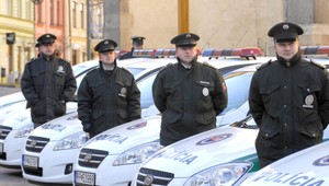 Kupovanie hlasov či výtržnosti postráži 5 000 policajtov