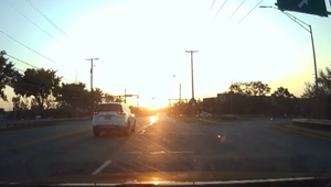 Osemročné dievčatko šoférovalo auto svojej mamy. Chcelo ísť do kaviarne