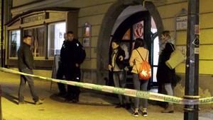 Zlatníctvo v Banskej Bystrici prepadli maskovaní muži so samopalmi