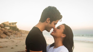 Dva mesiace po zásnubách ROZCHOD! Hviezdnu speváčku rozzúrili horúce správy jej snúbenca inej