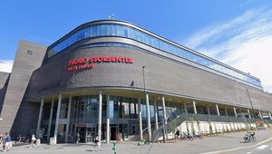 Muž kontaktoval políciu a oznámil, že má zbraň. V nákupnom centre bolo počuť výstrely