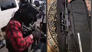 Polícia prekazila nelegálny obchod so zbraňami. Dvojicu zadržali priamo pri predaji