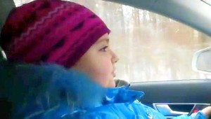 VIDEO. Osemročná cestná pirátka. 100 km/h a odopnutý pás