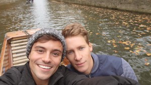 Olympionik a scenárista budú mať syna, ľudia im píšu nenávistné komentáre