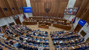 Parlament odsúdil útok na premiéra a vyzýva na nešírenie nenávisti