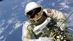 50. výročie výstupu do kozmu: Prvým Američanom bol Edward H. White