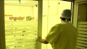 Niekde čakajú na výmenu kĺbu tri mesiace, inde rok. To by sa malo od januára zmeniť