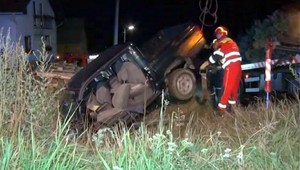 Po zrážke na Turci museli vodiča vystrihovať z auta hasiči