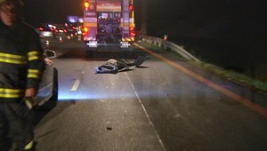 AUTENTICKÉ ZÁBERY. Žena (†47) chcela vymeniť koleso, zrazilo ju auto