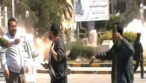 Takto vybuchujú bomby v Líbyi, o 24 hodín sa zapojí aj NATO