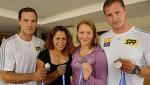 Kmeťová s Kohlovou budú oslavovať až po MS