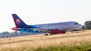 Na bratislavskom letisku pristál vynovený vládny špeciál, zdobí ho Štefánik