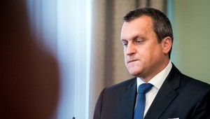 Spor medzi Ficom a Dankom sa prehlbuje. Riešením by malo byť hlasovanie per rollam