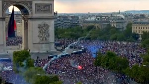 Bujaré oslavy vo Francúzsku naháňali až strach. Radosť ale bola aj v Chorvátsku