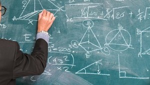 SNS navrhuje zvýšenie platov začínajúcich učiteľov. Služobne starších učiteľov sa zmeny nedotknú