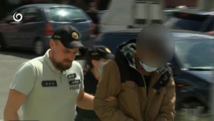 Muža pod zámienkou sexu vylákali z krčmy. Okradli ho a so stiahnutými nohavicami nechali na ulici