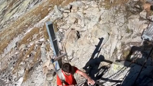 Turistov v Tatrách prekvapila netradičná vynáška na Chatu pod Rysmi